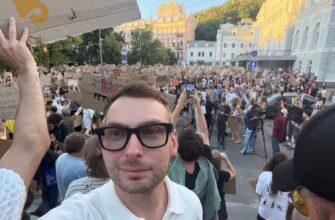 Запам’ятайте це! Побачите на площі цього гіперактивного депутата — запитайте його…