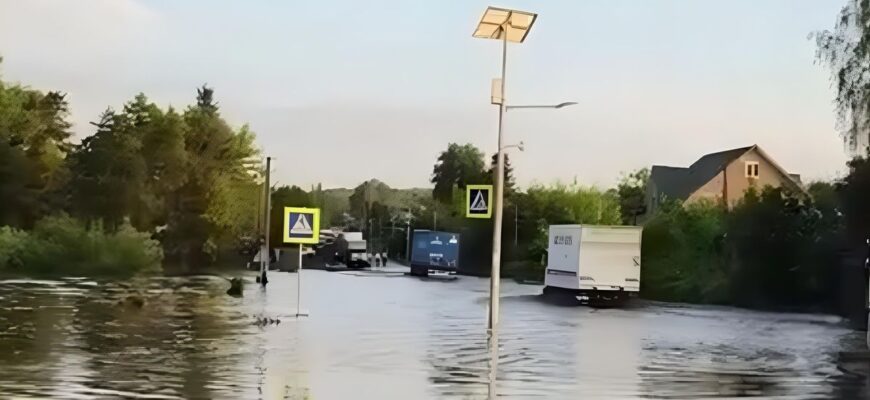 Стихія не вщухає: які регіони опинилися під водою через потужну негоду