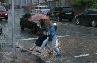 Спека відступає з України: які області заллють дощі та грози
