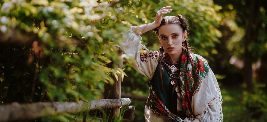 Давні українці зав’язували червону нитку на зап’ясті для захисту під час жнив