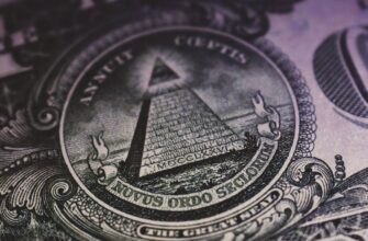 Око на доларі США: таємний масонський символ чи поширений міф про грошову купюру