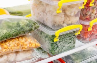 “Не варто цього робити”: які 15 продуктів не можна класти в морозилку