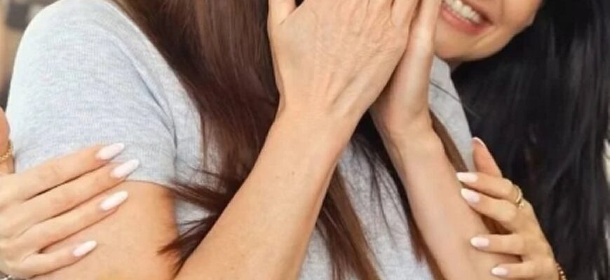 Анна Трінчер на власне 25-річчя зробила коштовний подарунок мамі: що саме купила співачка