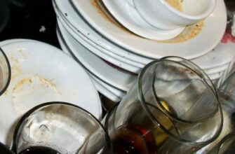 Що станеться з кухнею, якщо лишити брудний посуд у раковині до ранку
