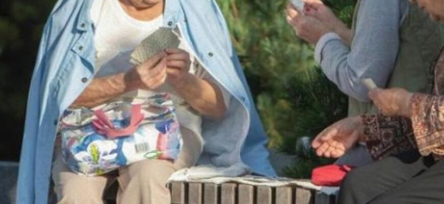 Скільки отримують українці без трудового стажу та як оформити соціальну допомогу