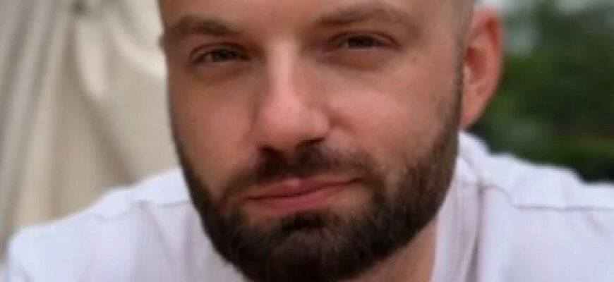 Славу Дьоміна помітили в аеропорту Варшави та розкритикували за виїзд з України