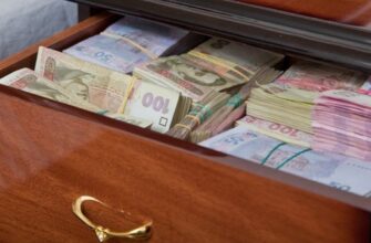 Колекціонери готові віддати шалені гроші: за яку купюру гривні просять понад 100 000 грн (ФОТО)