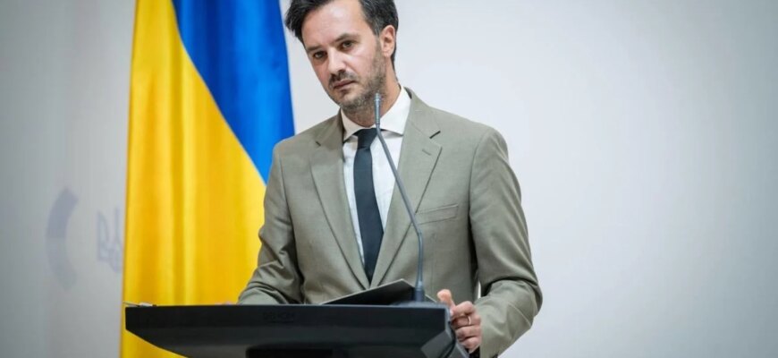 Які країни таємно передавали зброю Україні всупереч своїм політичним інтересам