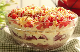 Листковий салат із ковбасою: ефектна страва з доступних продуктів