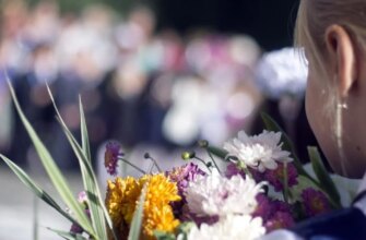 Освітня омбудсменка закликала школи відмовитися від масових лінійок 1 вересня — як убезпечити дітей