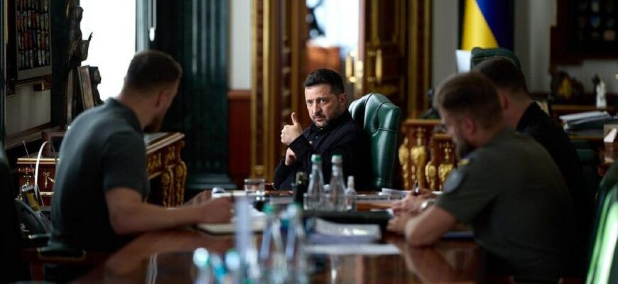 Удари по Новоросійську: Зеленський розкрив список зброї, якою атакували ворожий флот