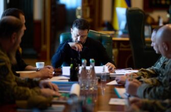 Зеленський обговорив з військовим керівництвом кадрові зміни та нові операції