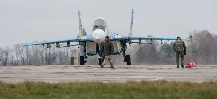 Слідчі ДБР виявили чорну скриньку винищувача, який розбився на Одещині