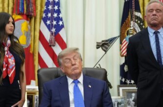 Кнопка для пробудження Трампа: відео в Овальному кабінеті породило теорію змови