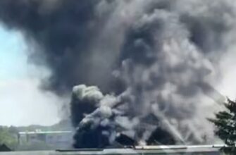 У Львові масштабна пожежа на заводі “Іскра”: піднявся стовп чорного диму