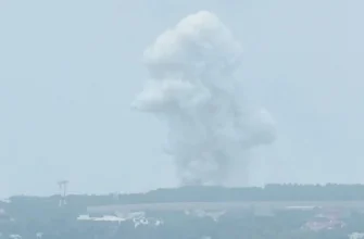 У російському Геленджику після серії вибухів почалася масова евакуація людей з пляжів