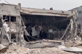 Величезна діра в стіні: наслідки ворожого удару по відділенню «Нової пошти» у Києві