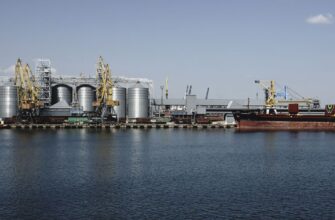 Уночі Росія атакувала порт на Одещині: пошкоджено цивільне судно, є постраждалі