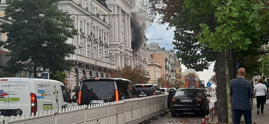 Атаку «Шахеда» на будівлю СБУ міг коригувати агент РФ — експерт «Флеш» Атаку «Шахеда» на будівлю СБУ міг коригувати агент РФ — експерт «Флеш»