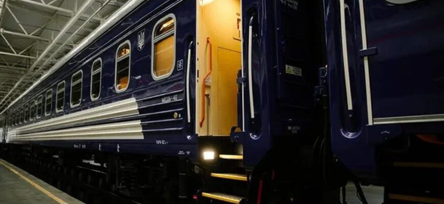 Пасажири криворізьких рейсів очікують понад 9 годин через російські удари по залізниці