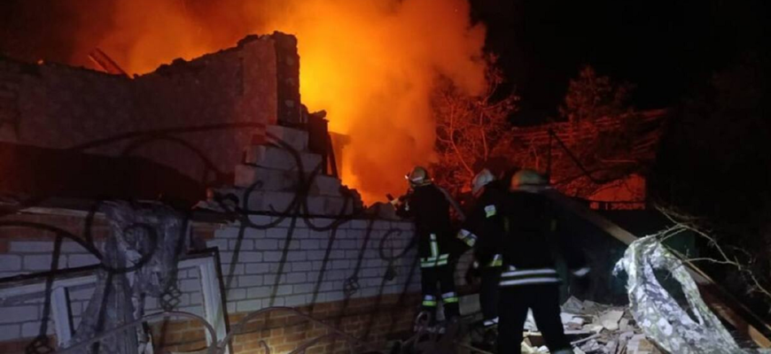 Ввечері 8 вересня російські БпЛА вдарили по Золочеву на Харківщині: поранено чоловіка