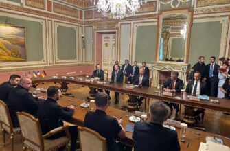 Зустріч зі спецпосланцями Трампа у Києві затягується: розпочався новий раунд після тристоронніх переговорів Зустріч зі спецпосланцями Трампа у Києві затягується: розпочався новий раунд після тристоронніх переговорів