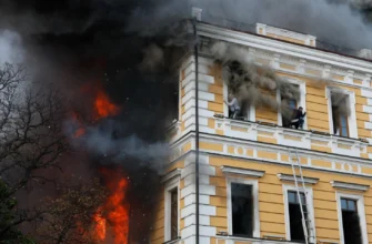 У Шевченківській РДА повідомили про удар по центру Києва: спалахнула пожежа, є загиблі