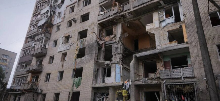 У міськраді повідомили: удар по Сумах забрав життя двох працівників, їхній 7-річний син у реанімації