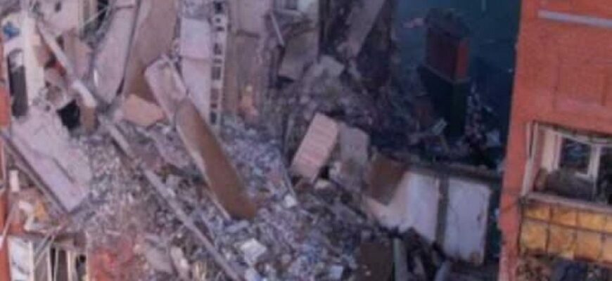 Пошкоджено багатоповерхівку, 17 постраждалих — росіяни вночі атакували Одесу Пошкоджено багатоповерхівку, 17 постраждалих — росіяни вночі атакували Одесу