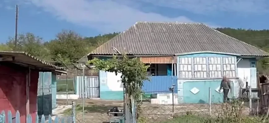 Облаштована садиба з меблями та городом біля річки: у селі на Вінниччині віддають житло за копійки
