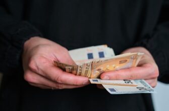 Долар різко пішов униз, а євро та злотий додали в ціні на 26 вересня