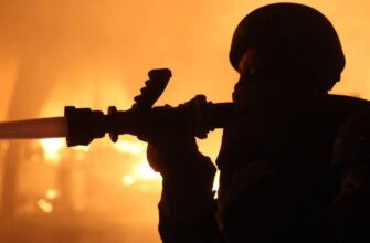 65-річна жінка постраждала через влучання ворога у харківський торговельний центр