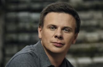 Дмитро Комаров уперше за довгий час завітав на світський захід у Києві