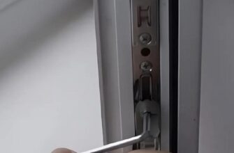 Вікна переводять у зимовий режим ще восени — проста дія зменшує тепловтрати на третину