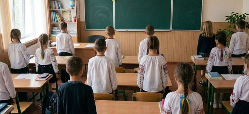 Українці влаштували палку суперечку в мережі через відмову від хвилини мовчання в школі