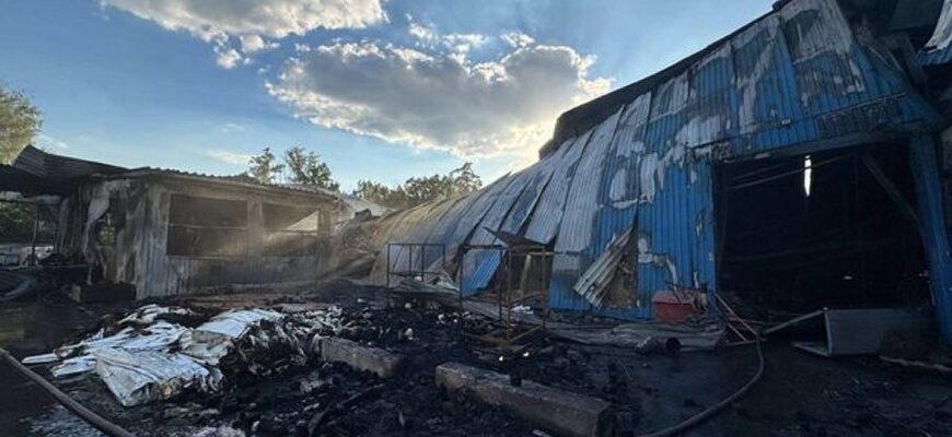 Уночі російська атака знищила виробництво відомої компанії на Київщині