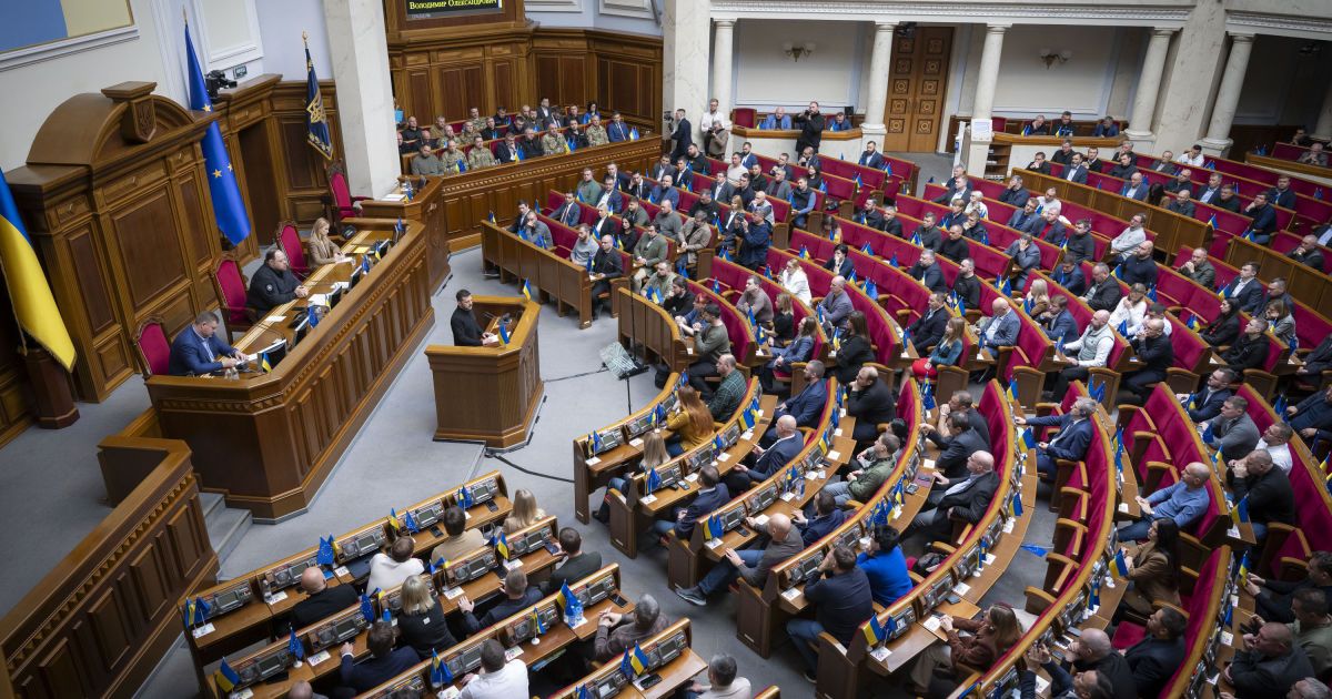 У держбюджеті бракує коштів і держава змушена визначити нові пріоритети фінансування