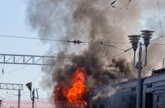 Поїзд уникнув удару, а провідниця зникла: тривають пошуки