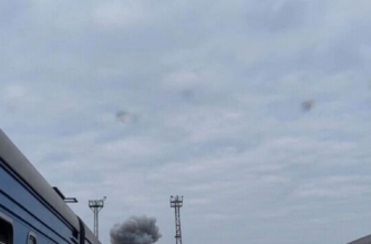 2 кілометри від Польщі: російський дрон влучив у локомотив пасажирського поїзда