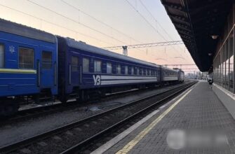«Чекаємо вже понад пів доби» — через атаки РФ потяги затримуються на 15 годин