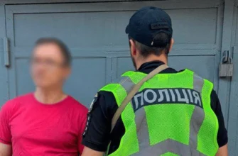 Через музику в Києві чоловік з автоматом погрожував перехожому