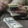 Долар зріс на 12 копійок, євро – на 29: курс валют перед вихідними