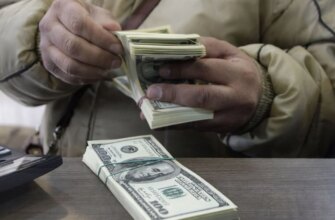 Долар зріс на 12 копійок, євро – на 29: курс валют перед вихідними