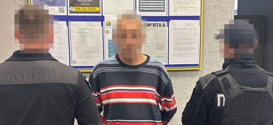 Понад 100 ударів ножем ексдружині та близько 20 синові: подробиці злочину чоловіка у Львові. Фото
