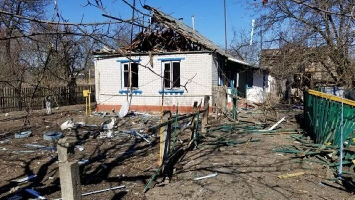 У ДСНС назвали небезпечні місця для укриття в селі під час повітряної тривоги