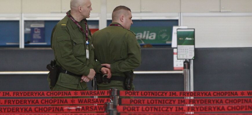 В аеропорту Варшави через одну помилку пасажира оголосили термінову евакуацію