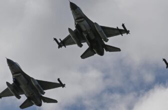 У командуванні ЗС Польщі заявили про підняття авіації через атаку дронів на захід України