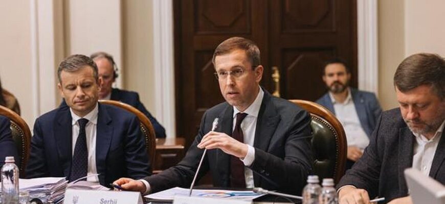 У Кабміні та держорганах проведуть скорочення через режим економії