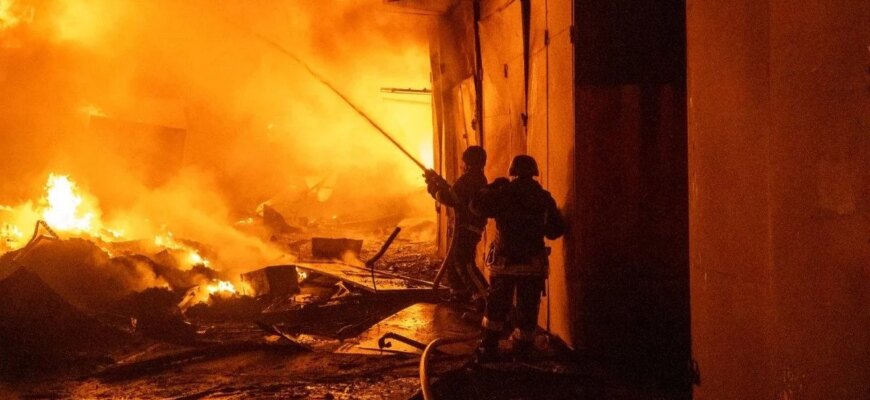 Після нічних вибухів у Хмельницькому зайнявся найбільший ринок міста