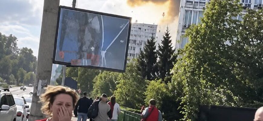 У КНУБА та міській владі повідомили про падіння безпілотника біля столичного університету